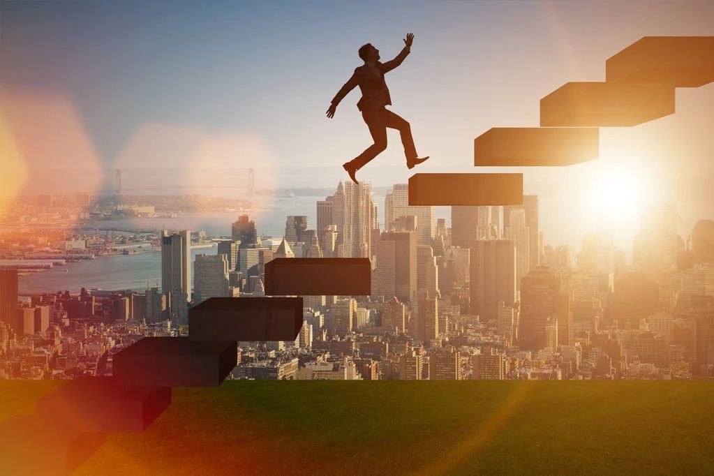 刚进到国企工作应该注意什么,为什么推荐你尽量去国企工作