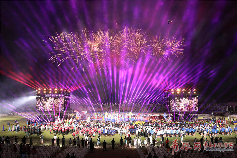 山东青岛青少年足球,青岛再添新地标