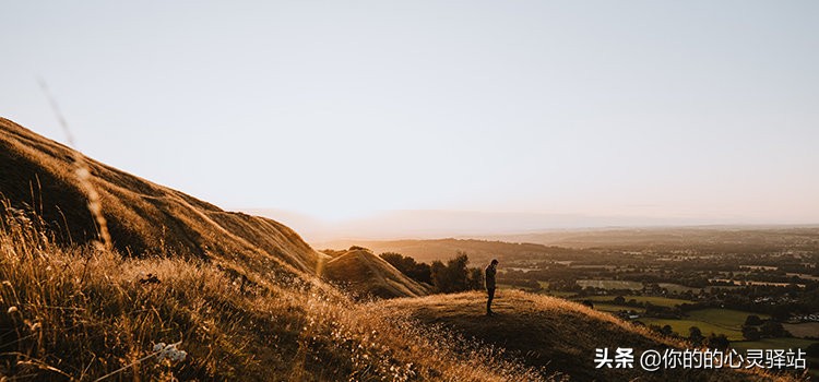 总感觉自己不合群怎么办,总是不合群又要一起共事怎么办