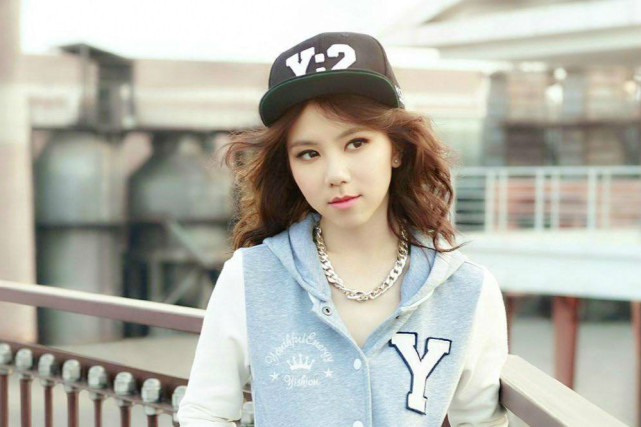 外国大叔翻唱光年之外,外国人听光年之外的中国歌曲