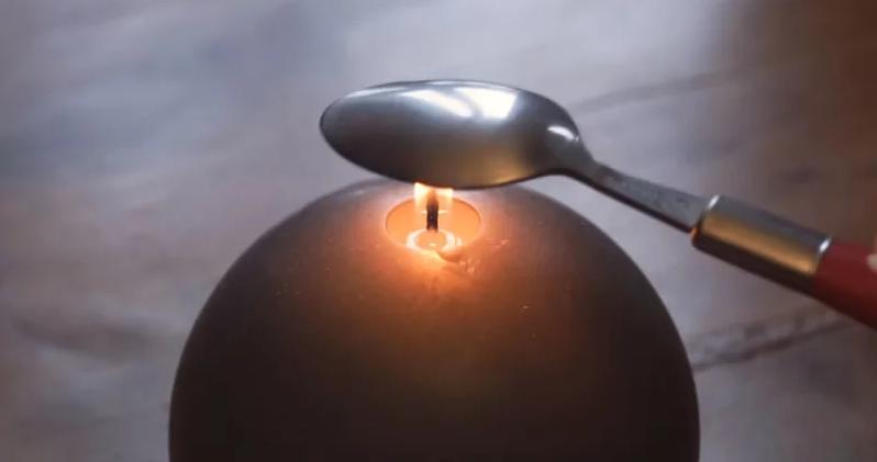 相机镜头清洁有擦拭痕迹,相机镜头进灰能清洁吗