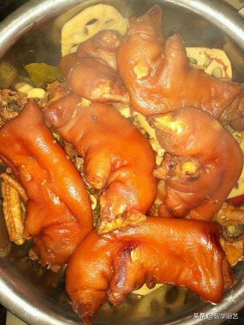 卤猪蹄超软糯的方法,秘制卤猪蹄全过程