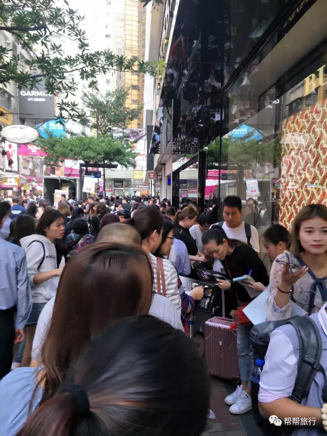 双11商战升级，这是和某宝抢客的节奏？香港也在开启买买买的节日