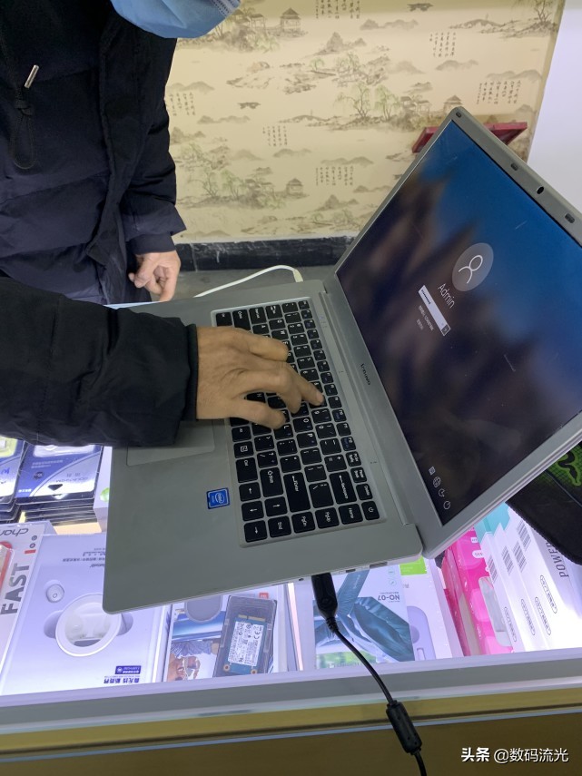 买电脑被商家坑了,华硕专卖店被坑了怎么办