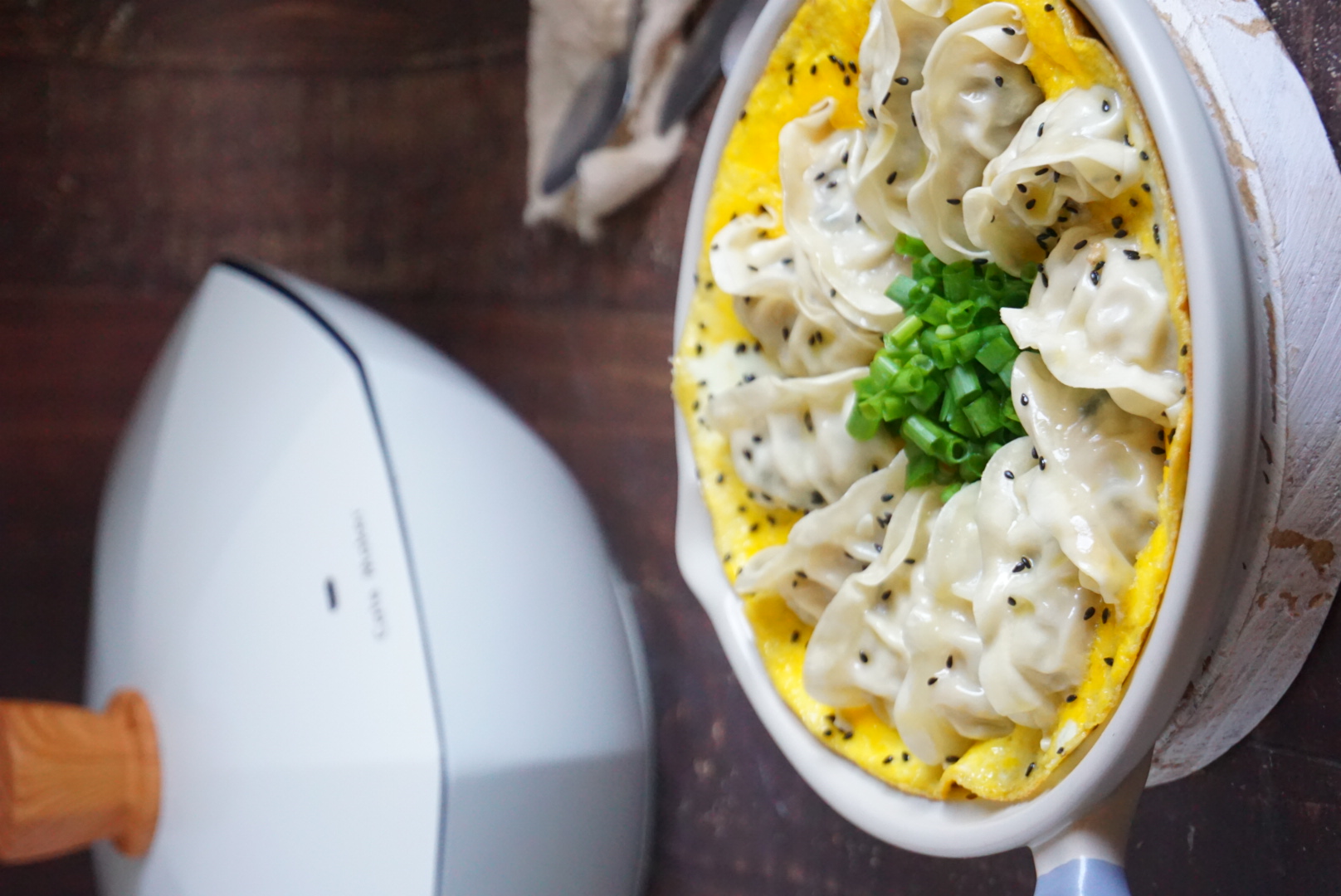 抱蛋煎饺中蛋液需要加水吗,网红蛋饼煎饺的做法