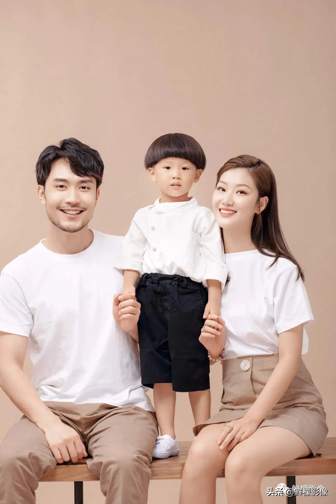 新春全家福拍摄技巧,全家福新年拍照姿势推荐