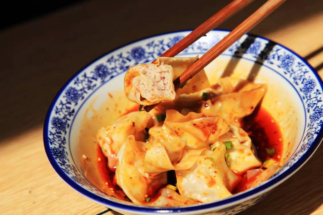 正宗的四川名小吃钟水饺,四川钟水饺的包法