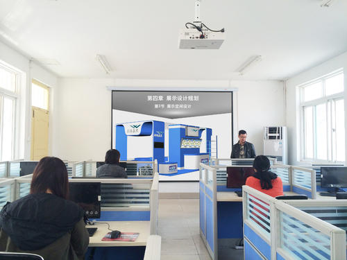 管理专业和经济学哪个好就业,经济与管理类学什么专业最好