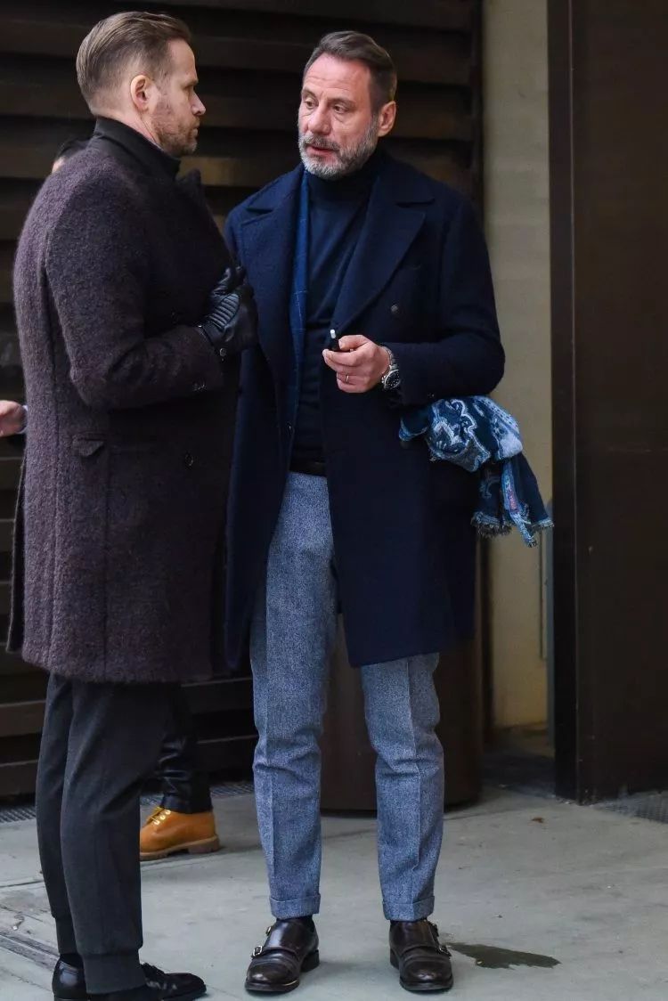 大衣风衣推荐及搭配,经典色风衣怎么搭配好看