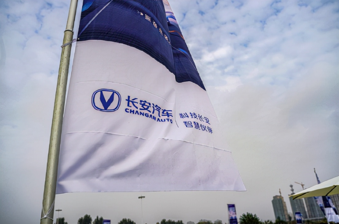 优秀不止一种选择成都金马试驾“蓝鲸双雄”感受“竞速王者”魅力