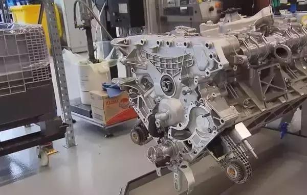 挖机发动机为什么不用国产的,挖机发动机动力不足的故障原因