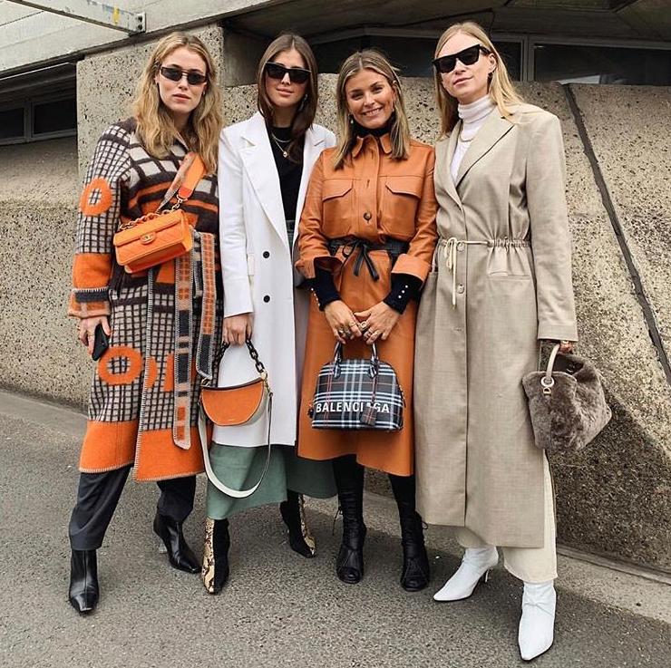 买了名牌包又得买名牌衣服,买了大牌包包后悔吗