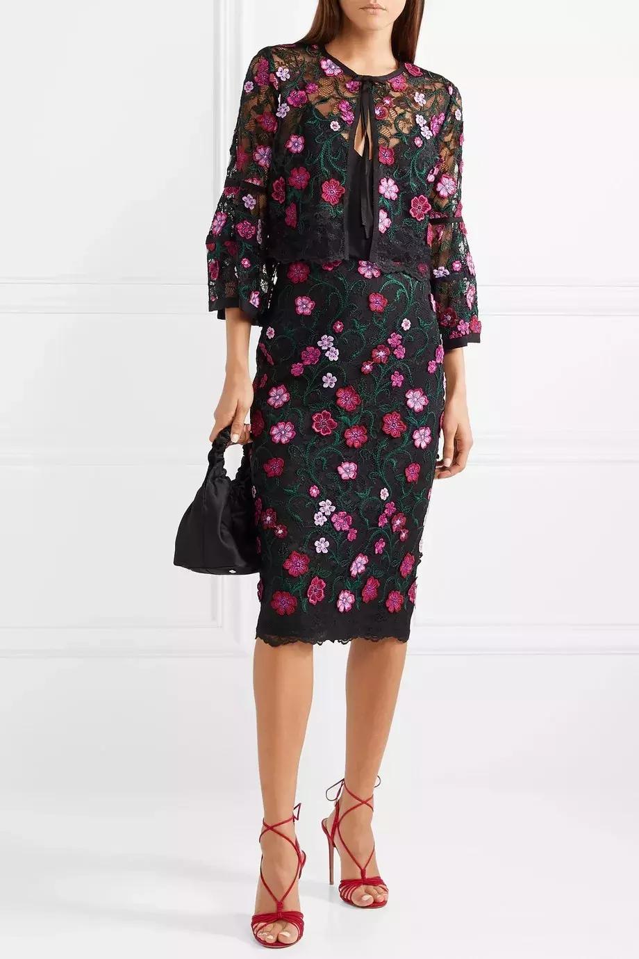 经典大衣的多种时髦穿法,裙摆大衣怎么穿好看