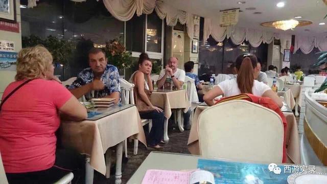 自驾环游世界第一人，一次连续跨越五大洲20万公里吉尼斯世界纪录