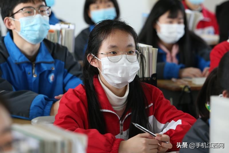 在战役中成长热爱生活,在战疫中砥砺成长