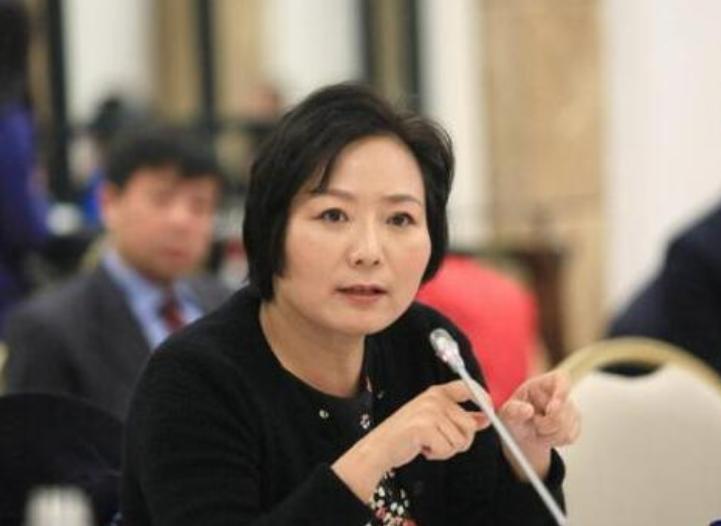 重庆最牛女富豪，龙湖地产掌门人，丈夫移情空姐她大方送200亿