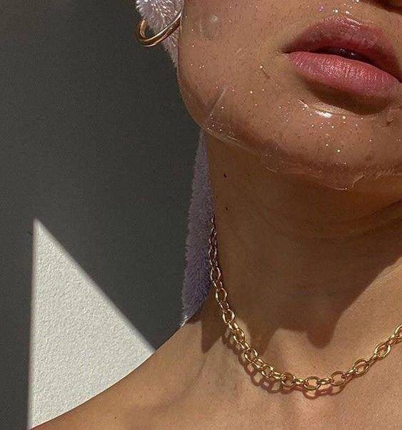 贴面膜有点小刺痛是缺水吗,脸部缺水贴面膜会刺痛是怎么回事