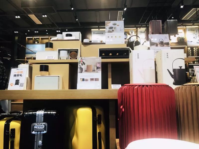 从电竞到图书，苏宁极物如何打造智慧零售的场景体验店