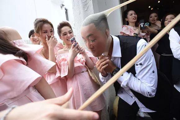 接亲游戏一般需要几个最为合适,接亲环节玩什么游戏比较好