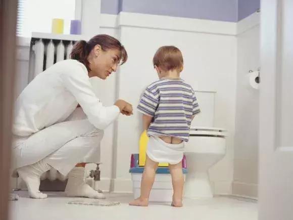 女童穿衣太潮患上妇科病,一岁女宝宝得了妇科病