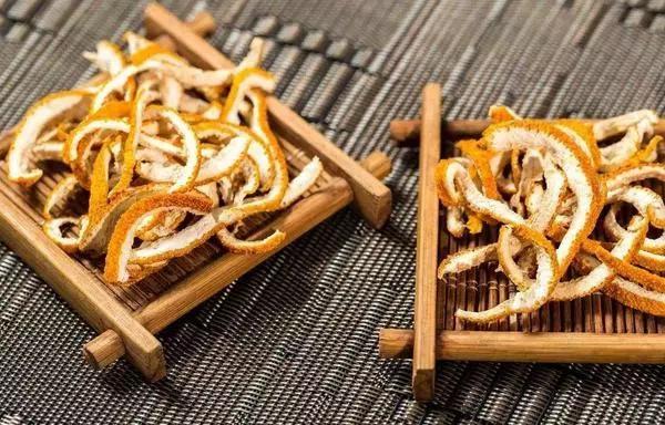 眼周长了黄疙瘩怎么办,眼周长疙瘩是怎么回事