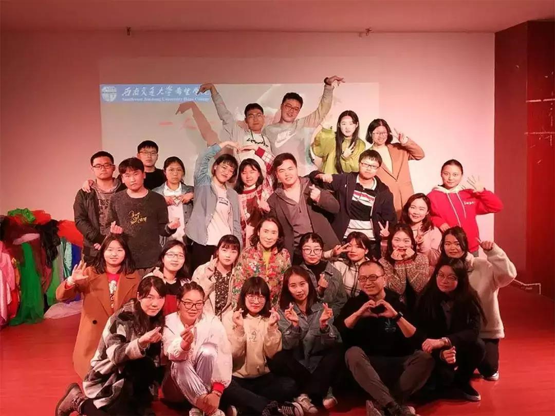 一人一故事深度解析,一人一故事的意思