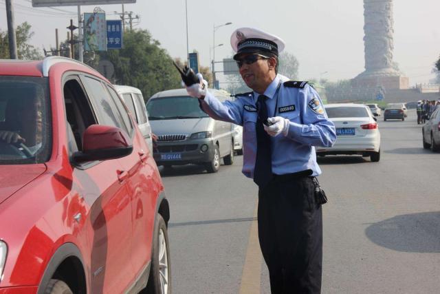 驾驶证忘带了被交警逮到会怎么样,出门忘带驾驶证交警怎么处理呢