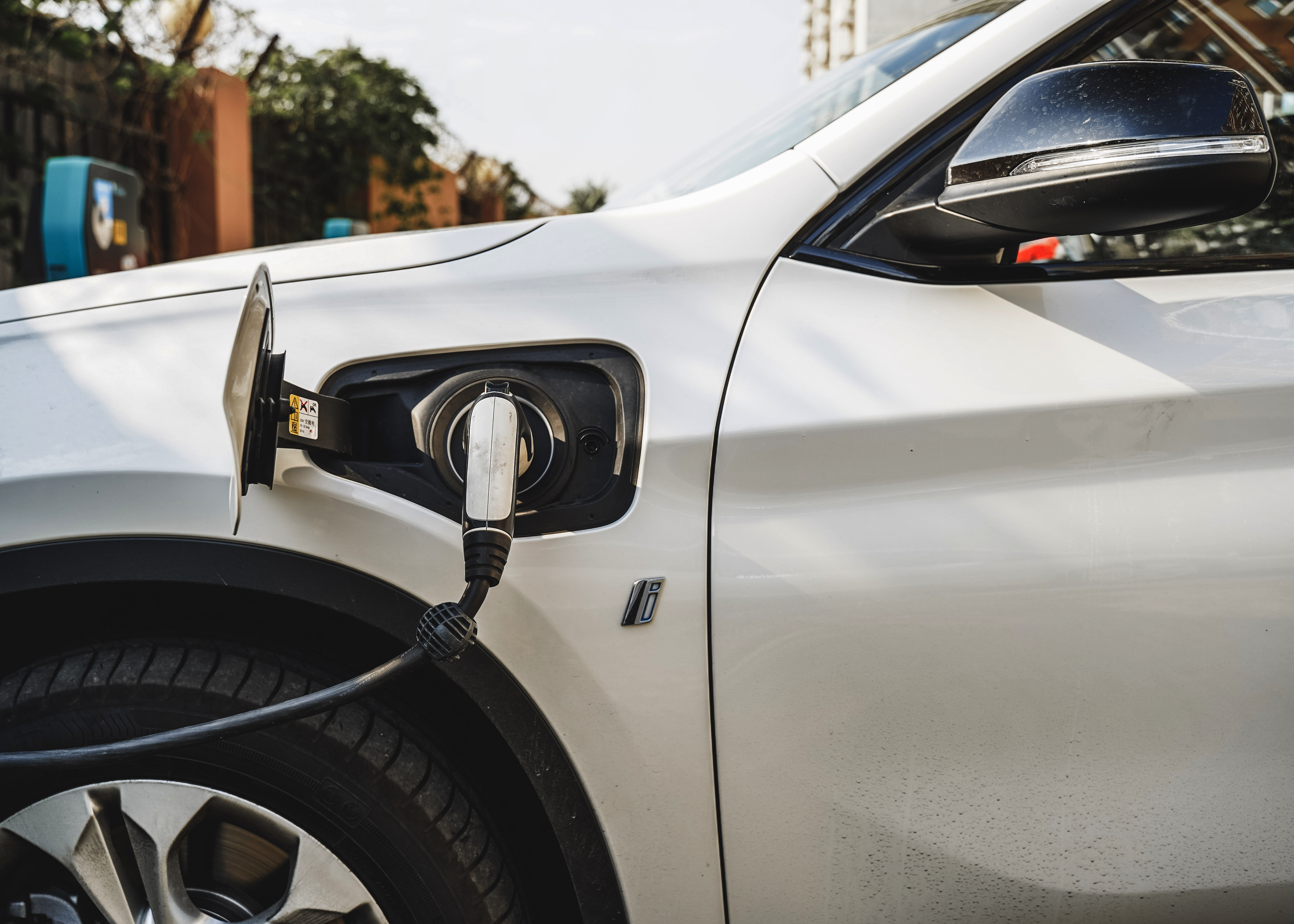 纯电动和插电混动用车感受,插电混动两套动力更容易出问题