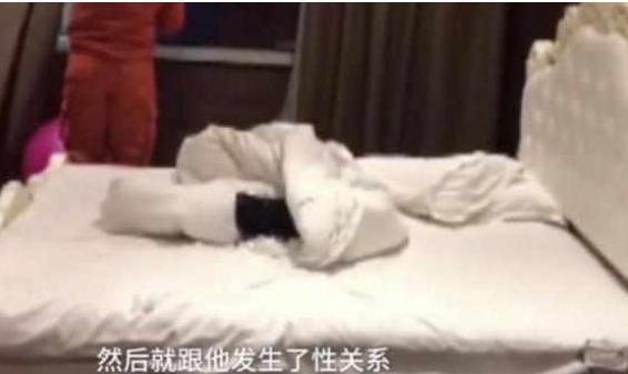 男子用毒蛇逼迫女子发生关系,得逞后被咬身亡,报应还是另有隐情