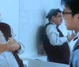 世上居然有如此之*魂药迷**？拍一下就让男子自愿送上一万多元？！