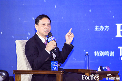 福布斯十大杰出国际化学校校长陈峰：国际化教育路上的“创变僧”