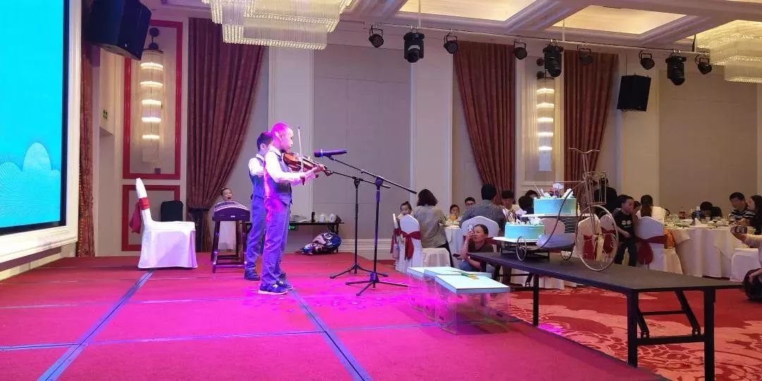 五星级酒店的音响,泰兴金陵国际大酒店标准房间