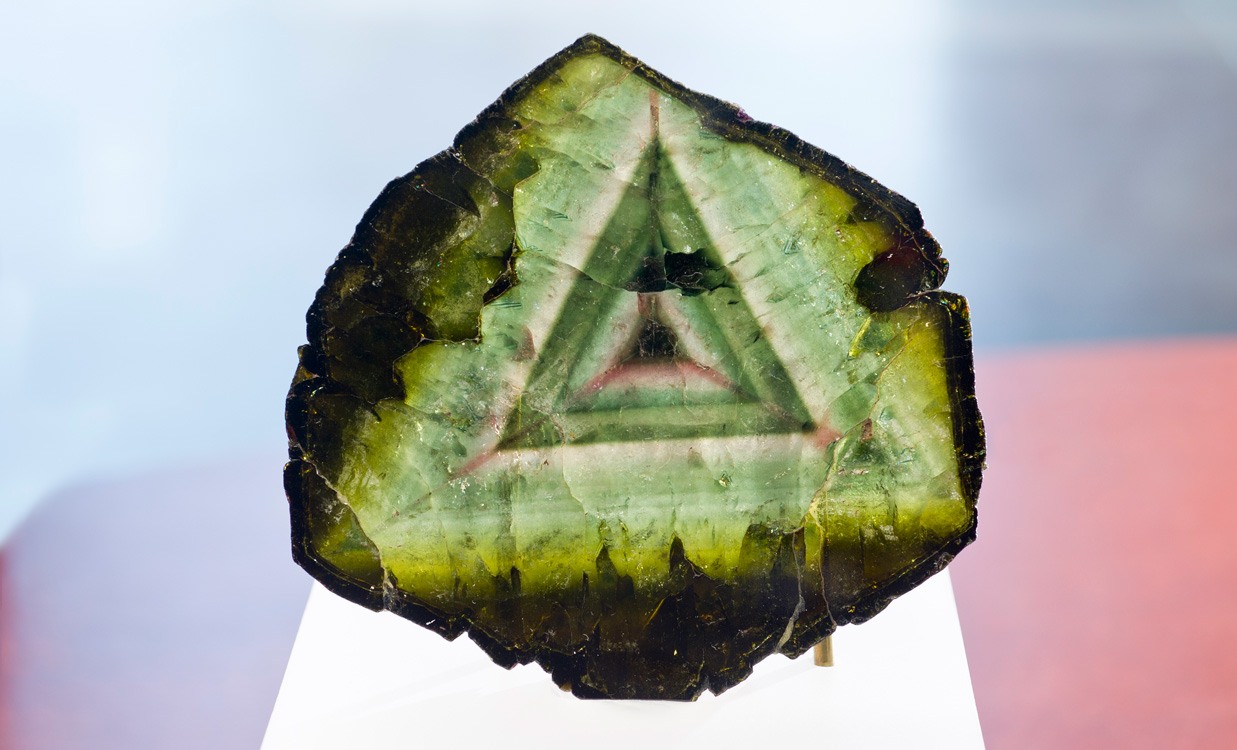 碧玺神奇,天然碧玺和琉璃碧玺