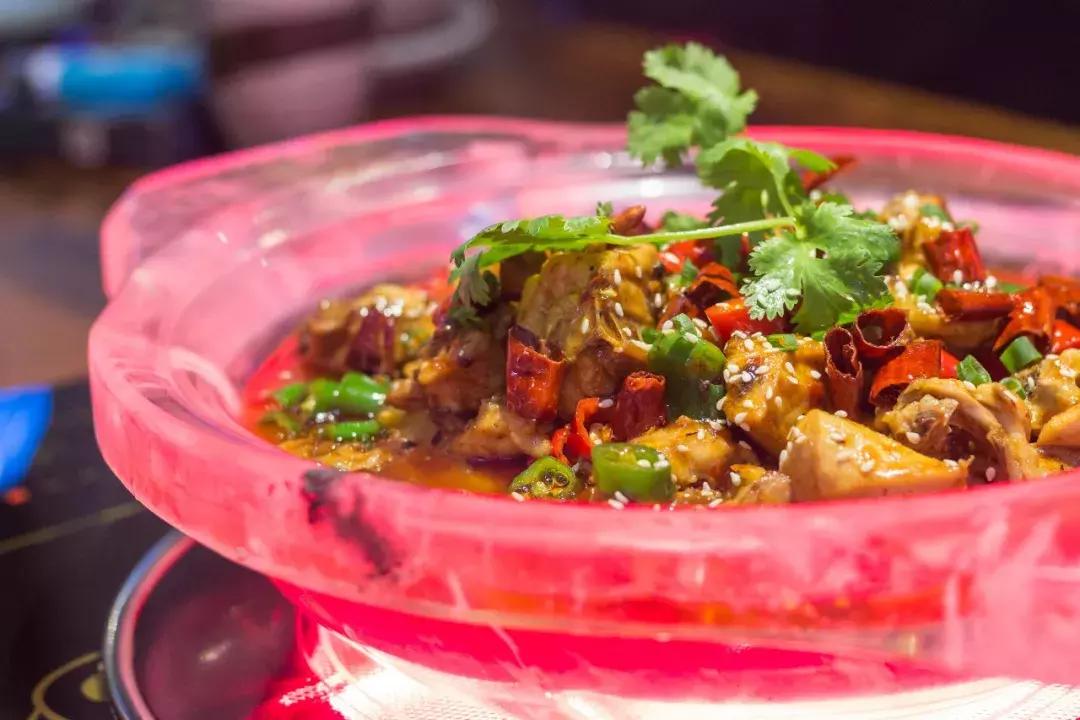 网红兔兔鲜锅来了，三天6.8折，锅子都是水晶的~~