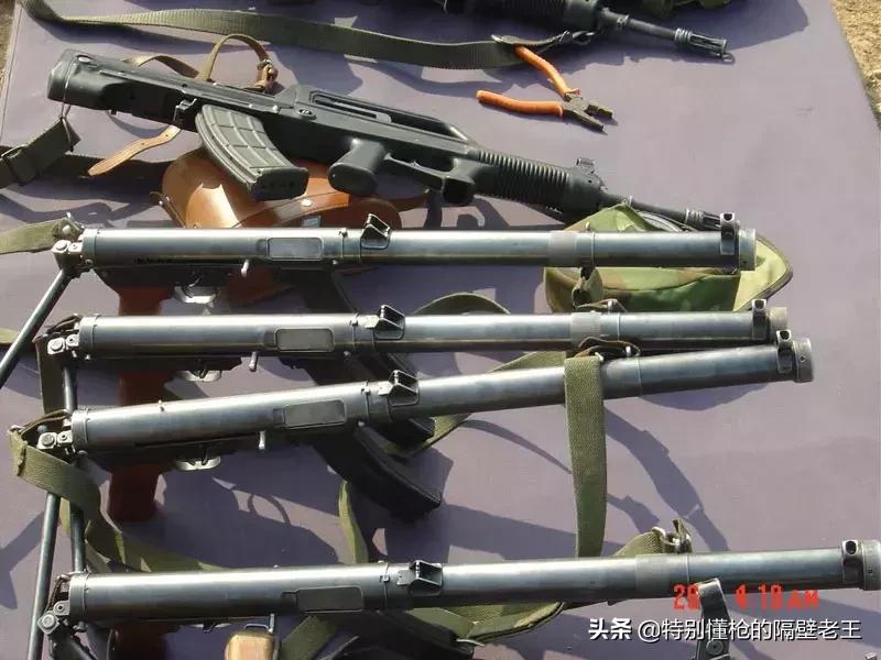 上过战场的ak47突击步枪,85式冲锋枪在实战中表现
