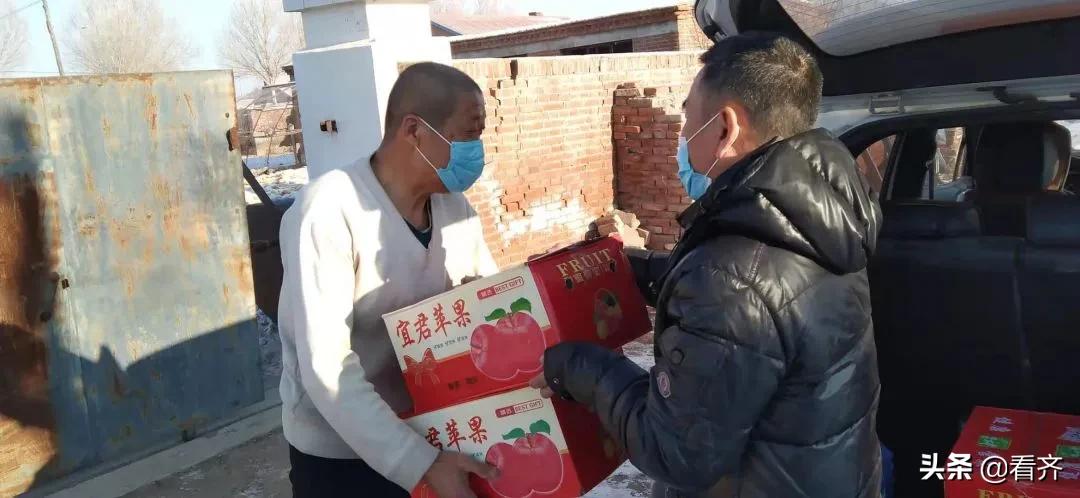 齐齐哈尔关注:“你安心宅家,我替你跑腿!”梅里斯区共和镇“代购员”“跑腿员”暖心上线