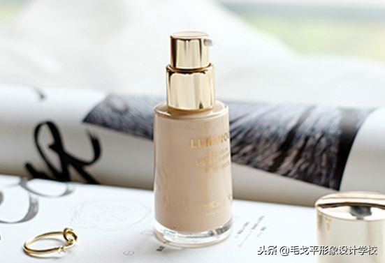 气垫粉底bb霜粉底液是一样的吗,气垫cc霜bb霜粉底液有啥区别