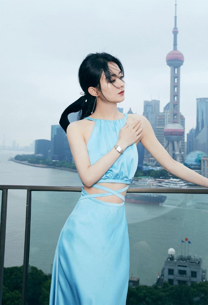 赵丽颖当妈后再现少女腰,赵丽颖最新视频穿半身黄裙秀身材