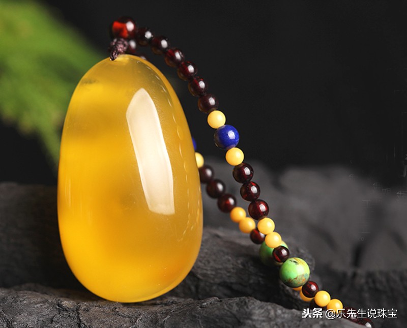 蜜蜡怎么鉴别真假108颗小技巧,如何用紫光灯鉴别蜜蜡真假视频