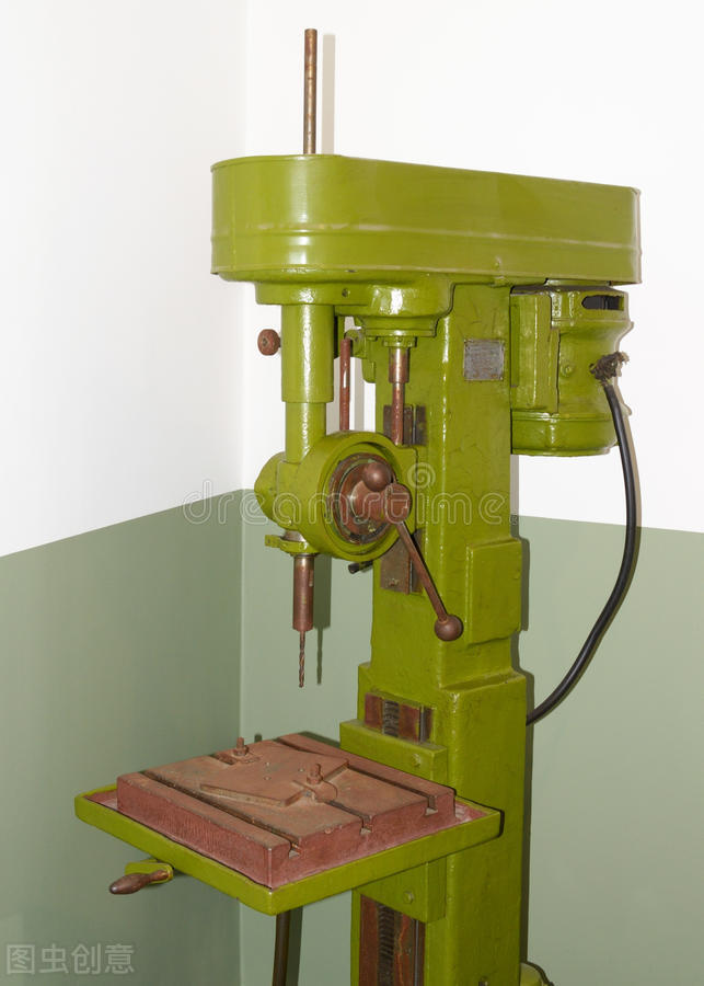 钳工排孔打孔技巧图解,钳工铰孔的知识讲解