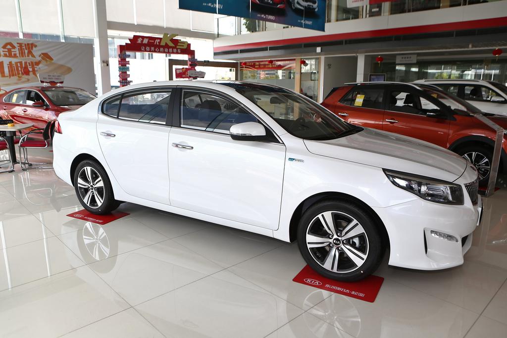 东风悦达起亚凯酷深度静态解析,起亚凯绅试驾评测视频