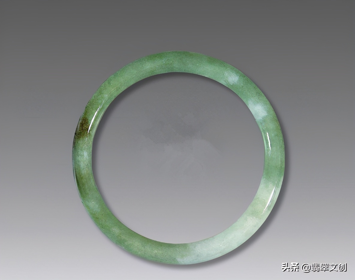 翡翠有几百块钱的吗,翡翠有的卖100多有的卖1000多