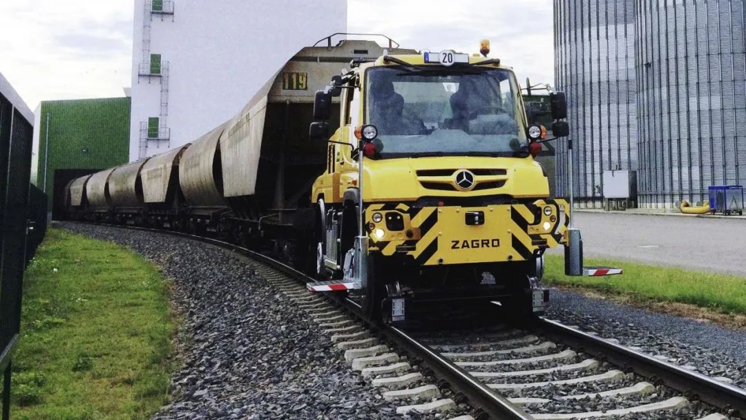 一个可以拉火车的四驱车,曾被吉尼斯世界纪录表彰