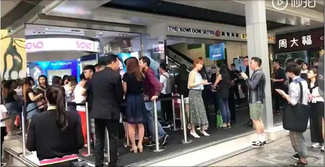 范冰冰首推自产面膜，在香港抢光网友：这是托儿吧？