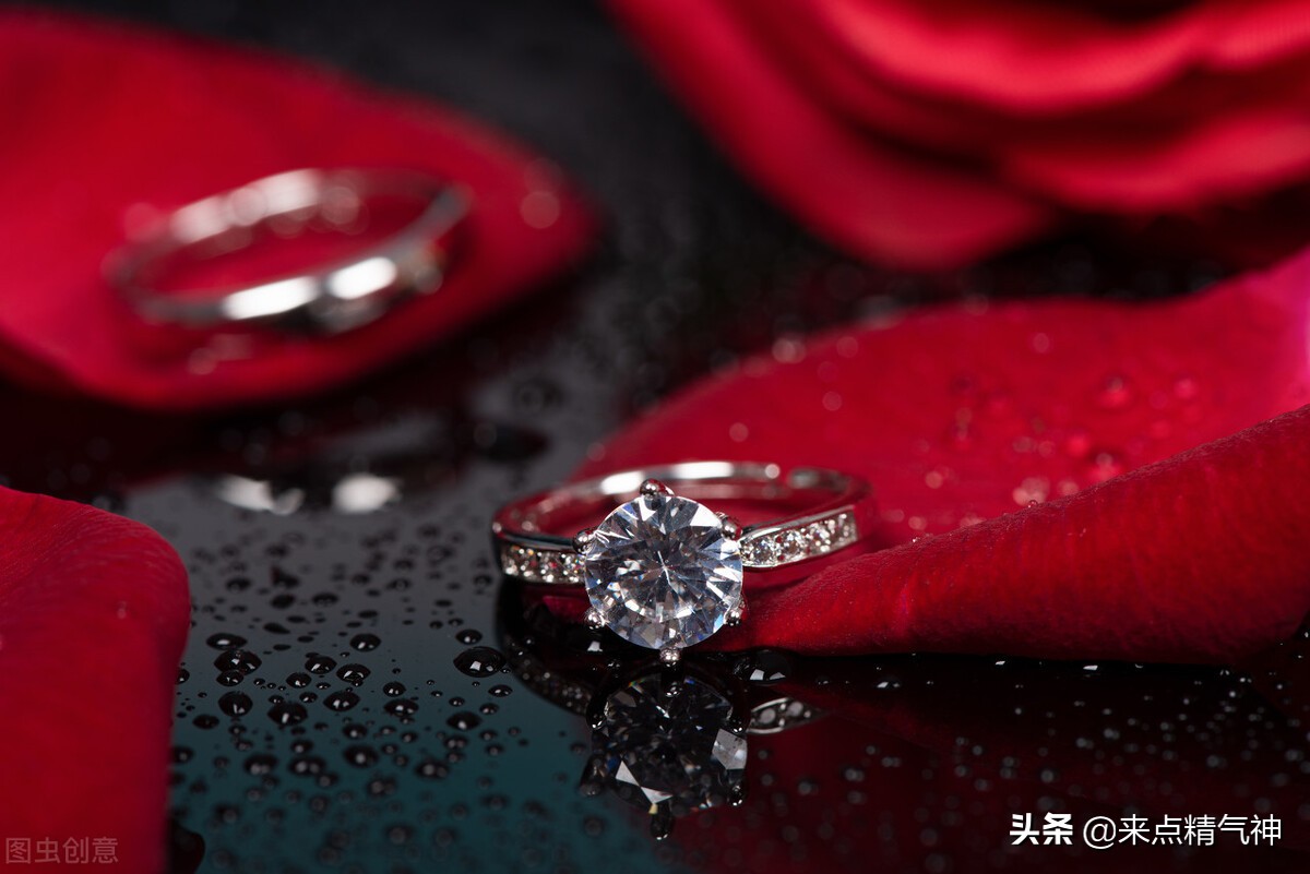 水漏了一屋子怎么处理,水刚漏了怎么补