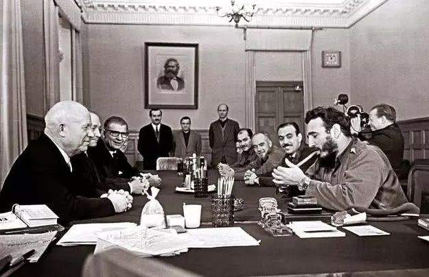 卡斯特罗曝光照片,卡斯特罗拍摄视频