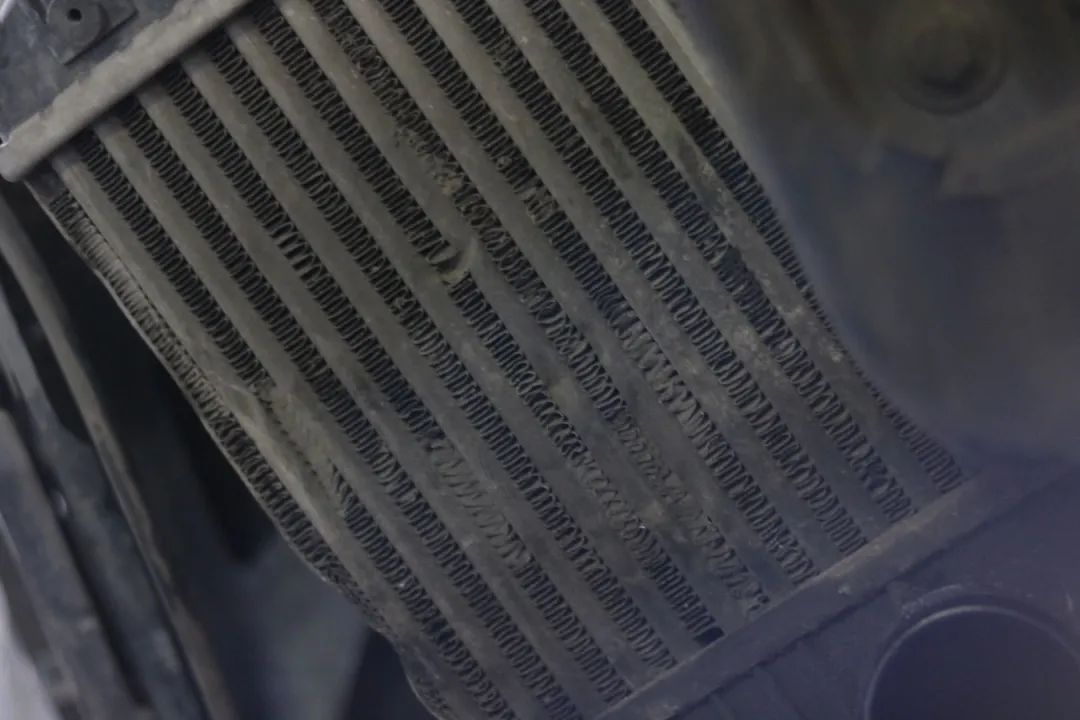 怪兽搞老车：翻新一辆残破生锈的柴油版奥迪A6，翻新后变新车