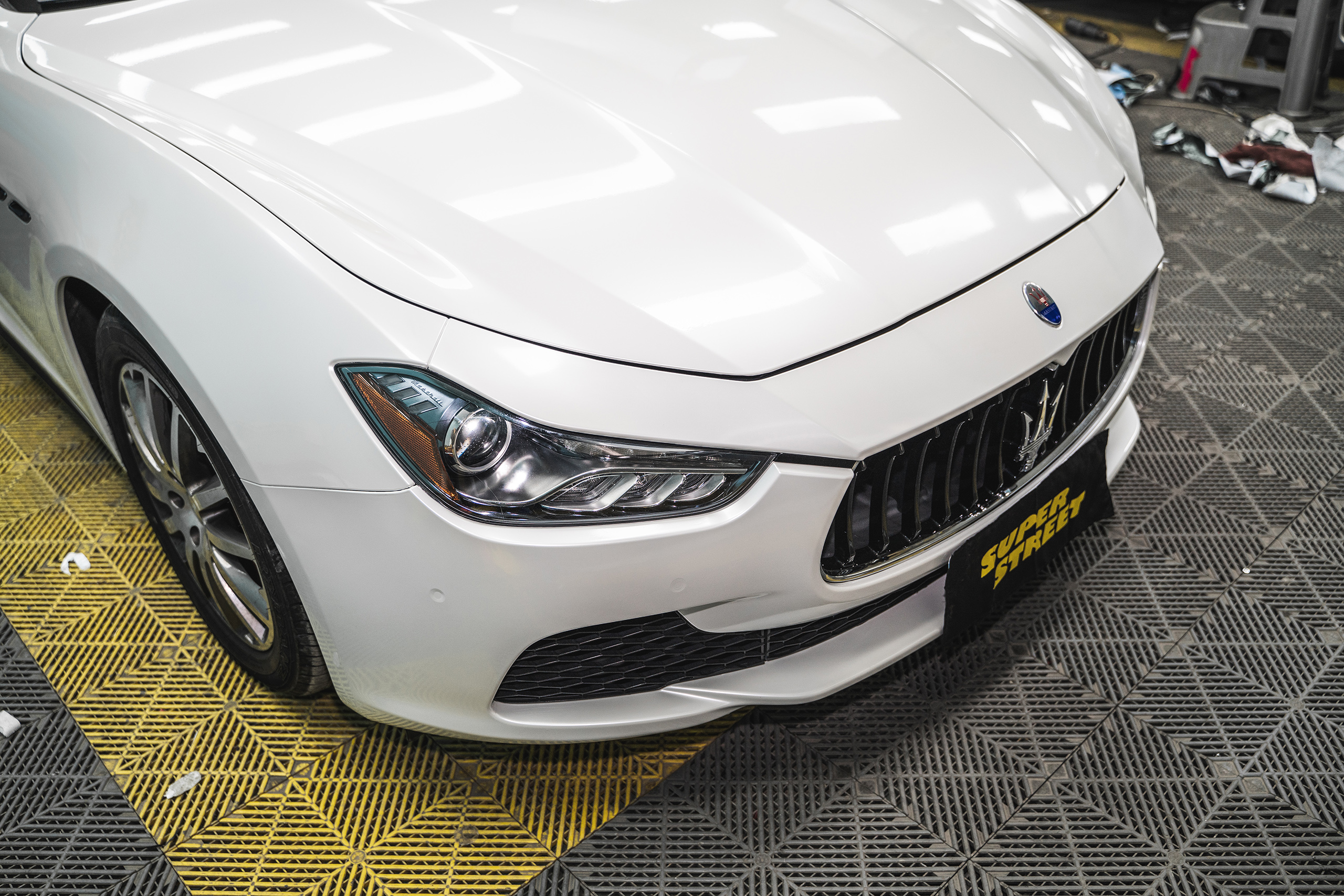 玛莎拉蒂吉博力汽车贴膜改色,superstreet改装