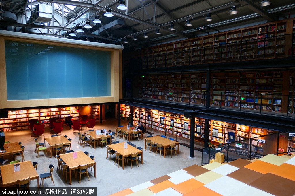 京城简约风书店，干净明亮简简单单的阅读之所