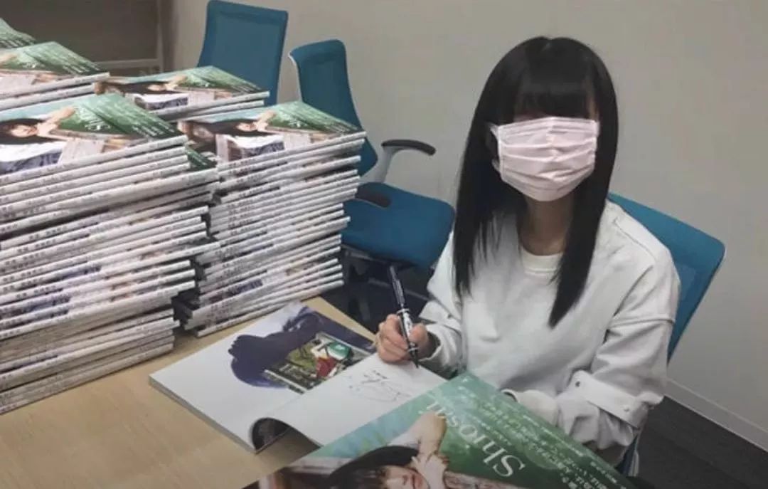 真的不是来搞笑的,樱花妹对小V脸的执着我是真的服!